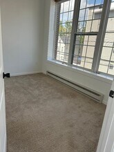 8 Grove St in Dover, NH - Building Photo - Building Photo