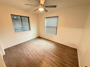 1114 Hazelton St, Unit 16 in San Marcos, TX - Building Photo - Building Photo