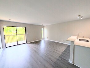 3065 Huntleigh Dr in Raleigh, NC - Building Photo - Building Photo