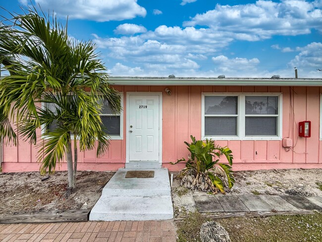 2719 Richard Rd in West Palm Beach, FL - Building Photo - Building Photo