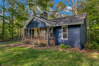 16 Maple St in Fletcher, NC - Building Photo - Building Photo