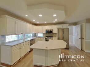 748 Bergquist Dr in Ballwin, MO - Building Photo - Building Photo