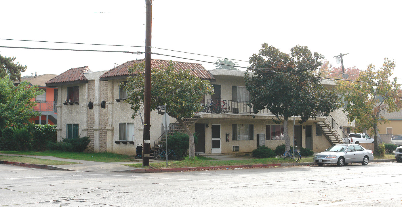 14258 Delano St in Van Nuys, CA - Building Photo