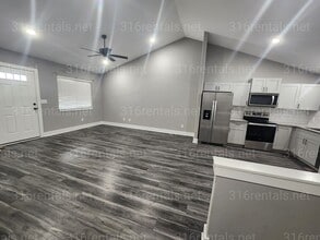 5225 N Toben Ct in Bel Aire, KS - Building Photo - Building Photo