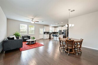 6401 Arbor Crest Ln in Austin, TX - Building Photo - Building Photo
