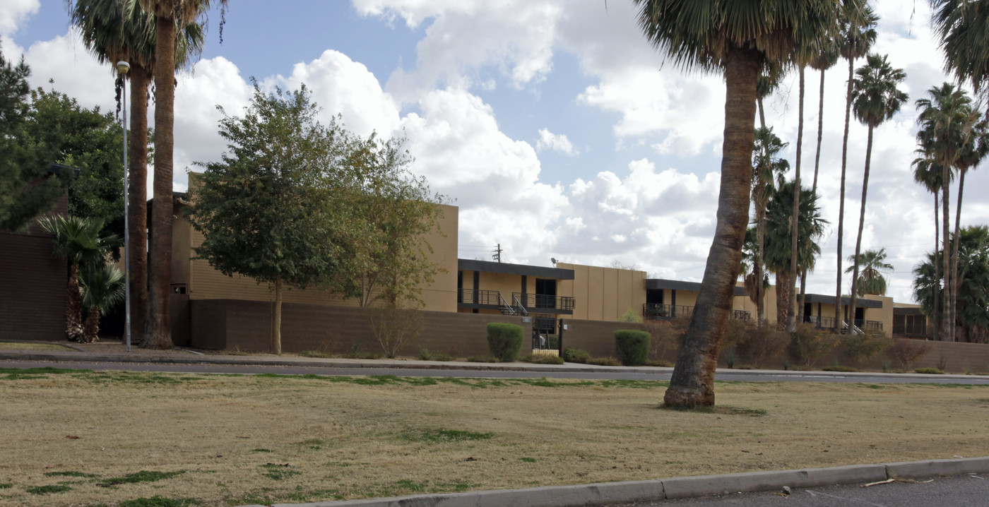 Hialeah Apartments in Phoenix, AZ - Building Photo