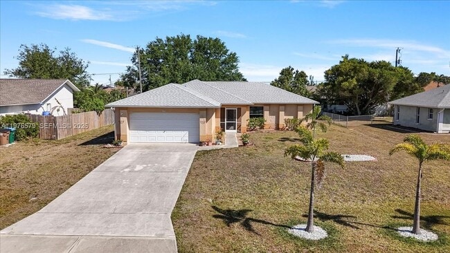 1205 SW 29th Terrace in Cape Coral, FL - Building Photo - Building Photo