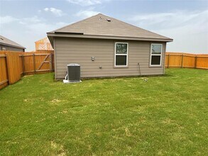 17800 Speculator Ln in Elgin, TX - Building Photo - Building Photo