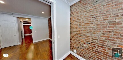 East 13th Street, Unit 1A in New York, NY - Foto de edificio - Building Photo