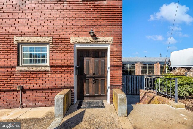 1 W Main St in Middletown, MD - Building Photo - Building Photo