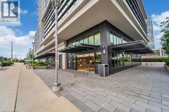 3985 Grand Park Dr in Mississauga, ON - Building Photo - Building Photo