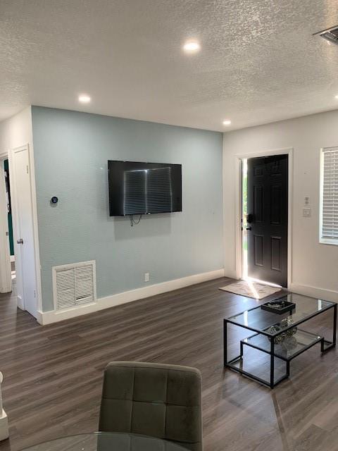 101 NW 56th Ct, Unit 2 in Fort Lauderdale, FL - Foto de edificio - Building Photo
