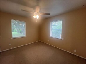 208 Sands St in Angleton, TX - Building Photo - Building Photo