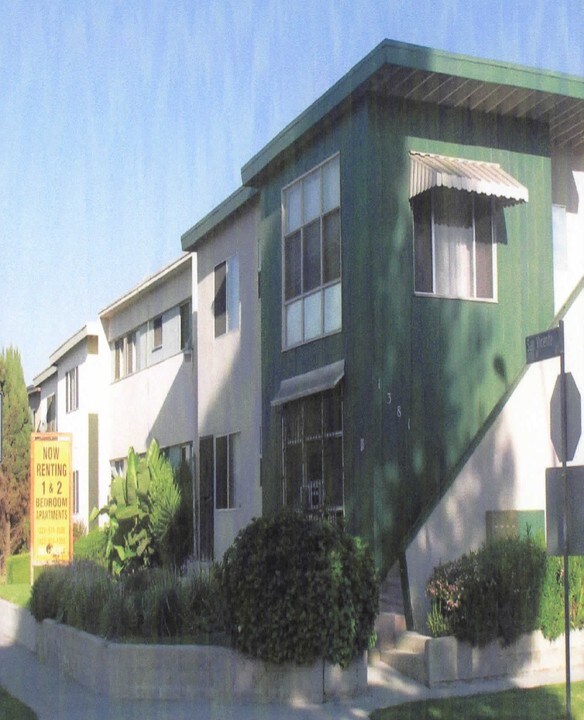 1381 Keniston Ave in Los Angeles, CA - Building Photo