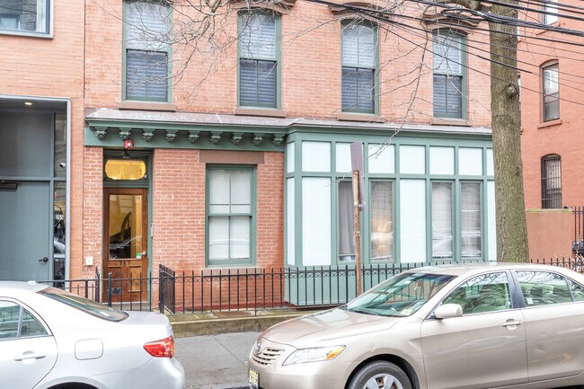 267 York St in Jersey City, NJ - Foto de edificio - Building Photo