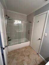 10121 W Sunrise Blvd, Unit 304 in Plantation, FL - Foto de edificio - Building Photo