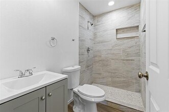 109 E Williams St in Bowie, TX - Building Photo - Building Photo