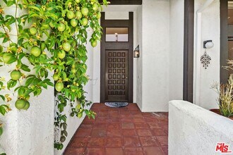 1578 Michael Ln in Los Angeles, CA - Building Photo - Building Photo