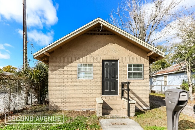 property at 2121 Broadway Ave