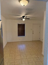 600 Ellor Dr, Unit 600 in San Antonio, TX - Foto de edificio - Building Photo