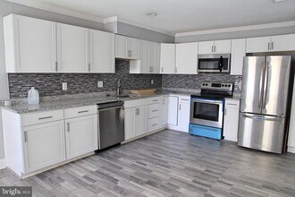 14457 Silverdale Dr in Woodbridge, VA - Building Photo - Building Photo