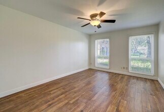 478 N Post Oak Ln in Houston, TX - Building Photo - Building Photo