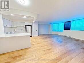 695 Richmond St in London, ON - Building Photo - Building Photo