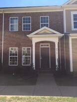 8910 Sunnyfield Way in Nashville, TN - Building Photo