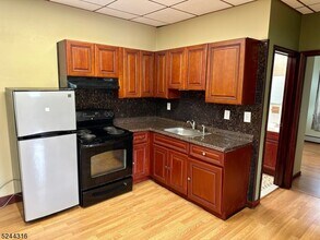 75 Bloomfield Ave in Montville, NJ - Building Photo - Building Photo