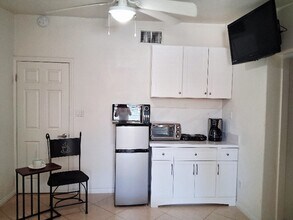 72883 Sierra Vista Dr in Palm Desert, CA - Building Photo - Building Photo