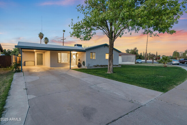 property at 3622 E Sheridan St