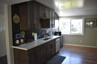 6671 Jackson Dr in San Diego, CA - Building Photo - Building Photo