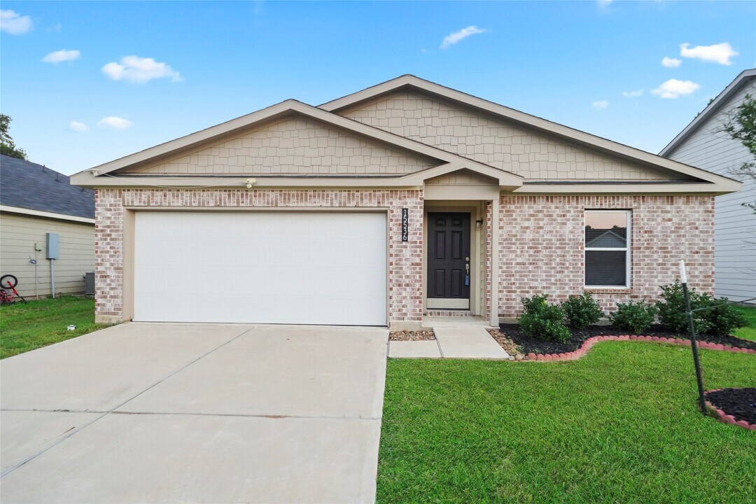 15536 Briar Forest Dr in Conroe, TX - Building Photo