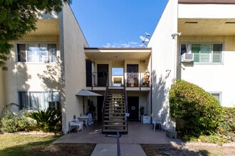 Heatherdale in North Hollywood, CA - Building Photo - Building Photo