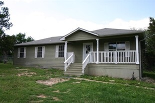 18408 E Lakeview Dr in Jonestown, TX - Building Photo