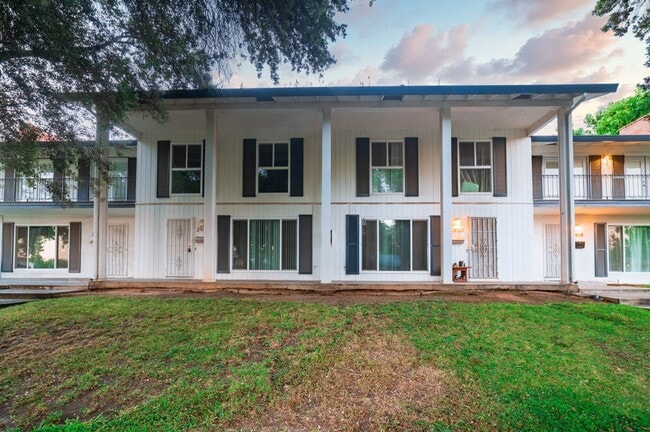 property at 2920 Park Ave