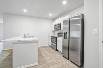 13014 Lorena Ochoa in San Antonio, TX - Building Photo - Building Photo
