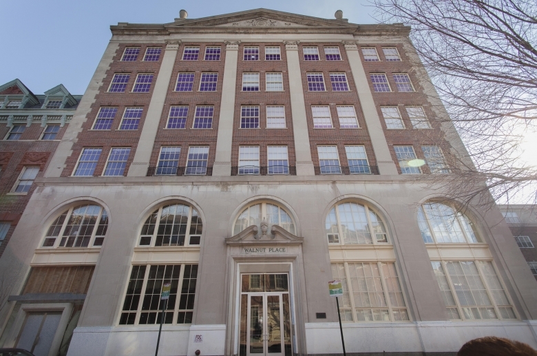 320 Walnut in Philadelphia, PA - Foto de edificio