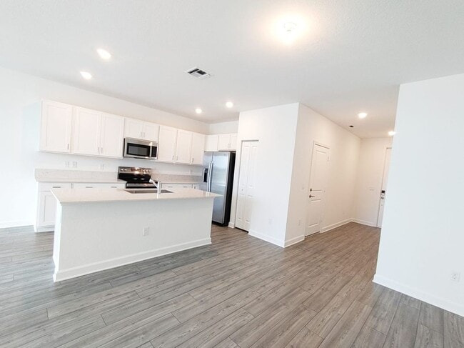 659 SE Lk Fls St in Port St. Lucie, FL - Building Photo - Building Photo