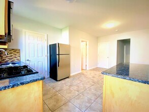 35 W 47th St in Bayonne, NJ - Building Photo - Building Photo