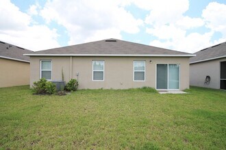 2323 Silverview Dr in Lakeland, FL - Building Photo - Building Photo