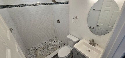 3832 46th Ave N in St. Petersburg, FL - Foto de edificio - Building Photo