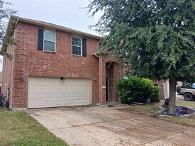 517 Grant Ln in Lavon, TX - Building Photo