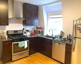 2114 Maple Ave in Evanston, IL - Foto de edificio - Building Photo