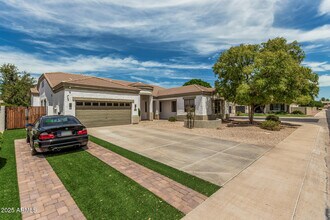 3000 E Parkview Dr in Gilbert, AZ - Building Photo - Building Photo