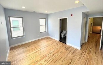 904 N 16th St in Philadelphia, PA - Building Photo - Building Photo