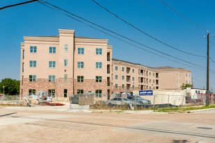 AveCDC Station Apartments