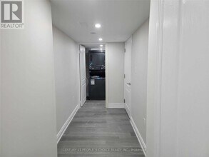 63 Clearfield Dr in Brampton, ON - Building Photo - Building Photo