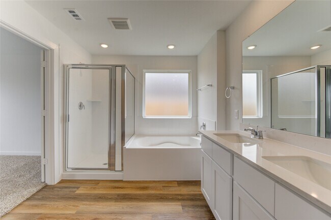 9027 Rose Water Trl in Iowa Colony, TX - Building Photo - Building Photo