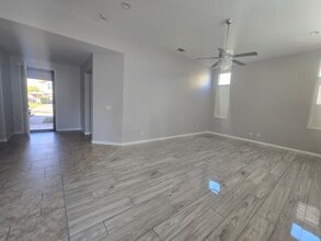 1290 Golf Ave in Lemoore, CA - Building Photo - Building Photo